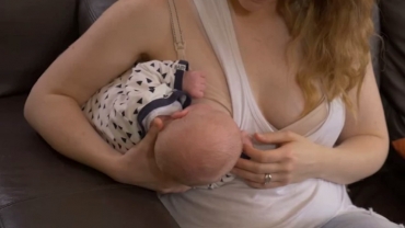 5 Best Breastfeeding Positions for New Moms