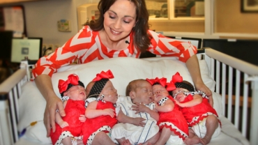 Mom Holds All 5 of Her Quintuplets for the First Time