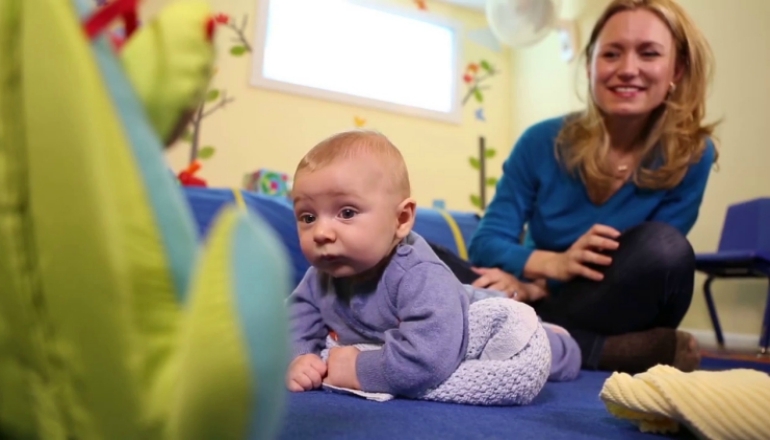 Developmental Milestones for Baby: Sixth Month