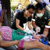 29-Year-Old Woman Gives Birth in Her Car by the Side of the Road