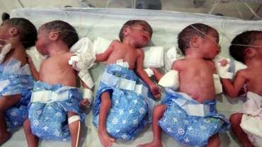 25-Year-Old Young Mom Gives Birth to Quintuplets