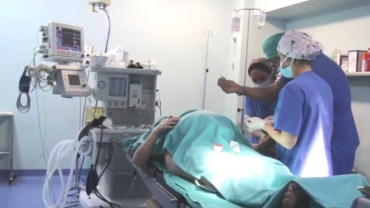 64-Year-Old Spanish Woman Gives Birth to Healthy Twins