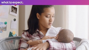Biting and Distraction While Feeding Your Baby - What to Expect