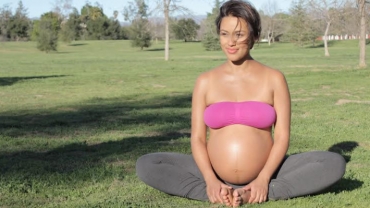 Aromatherapy: How To Soothe Anxiety During Pregnancy