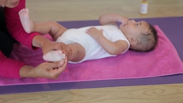 Baby Massage: How to Settle a Crying Baby?