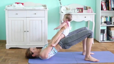 Postnatal Full-body Workout to Do with Your Baby