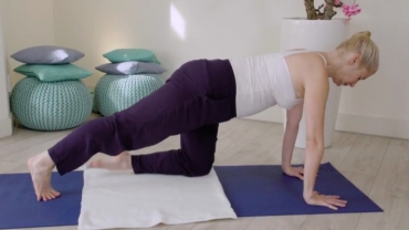 Prenatal Pilates: Kneeling With A Twist