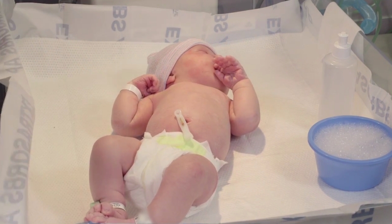 How to Give a Newborn a Sponge Bath