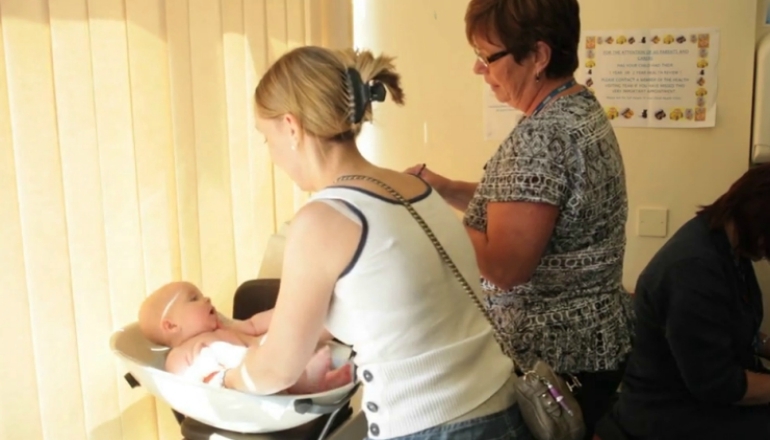 How to Tell If Your Baby is Feeding and Growing Well?