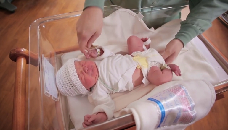 Safe Sleep: How to Swaddle Your Baby with a Halo Sleep Sack