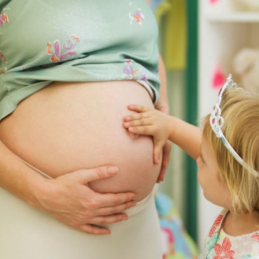 How and When to Tell Your Kids You Are Pregnant?