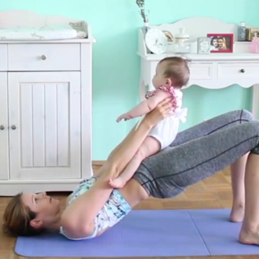 Postnatal Full-body Workout to Do with Your Baby
