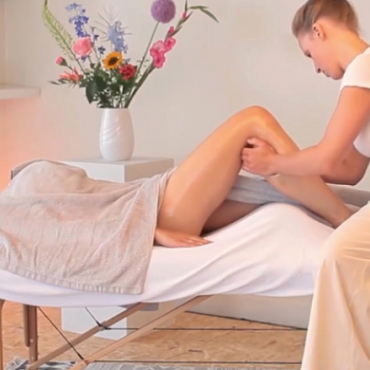 Postnatal Massage - Feet and Legs