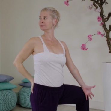 Prenatal Pilates: Forward Lunge with an Open Twist
