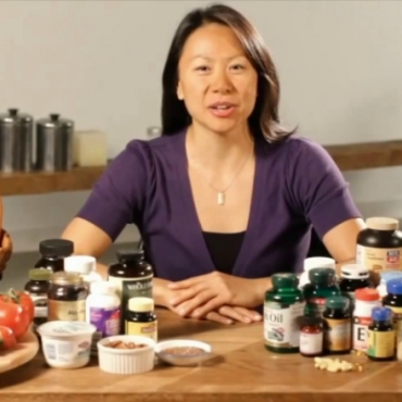 Should Pregnant Women Take a Prenatal Vitamin?